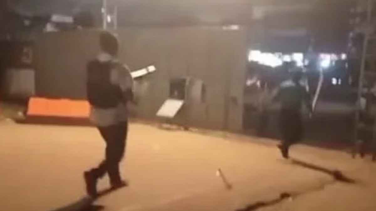 চট্টগ্রামে কনসার্টে ‘জয় বাংলা’ স্লোগান ঘিরে উত্তেজনা, ভাঙচুর-গুলি