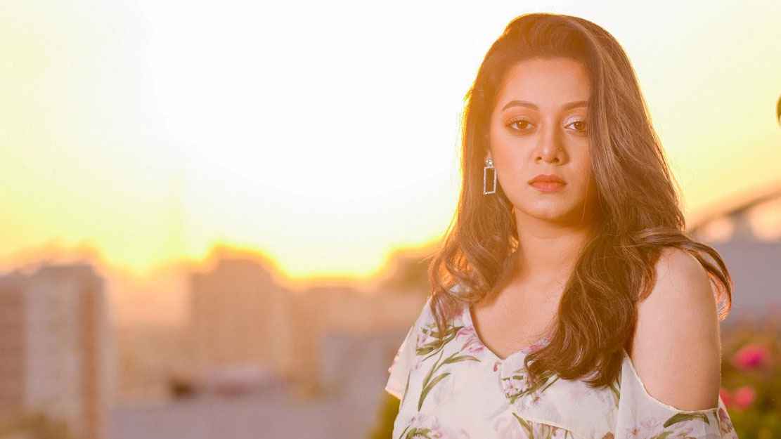 Voyaga etgan uy qurilishi qattiq porno