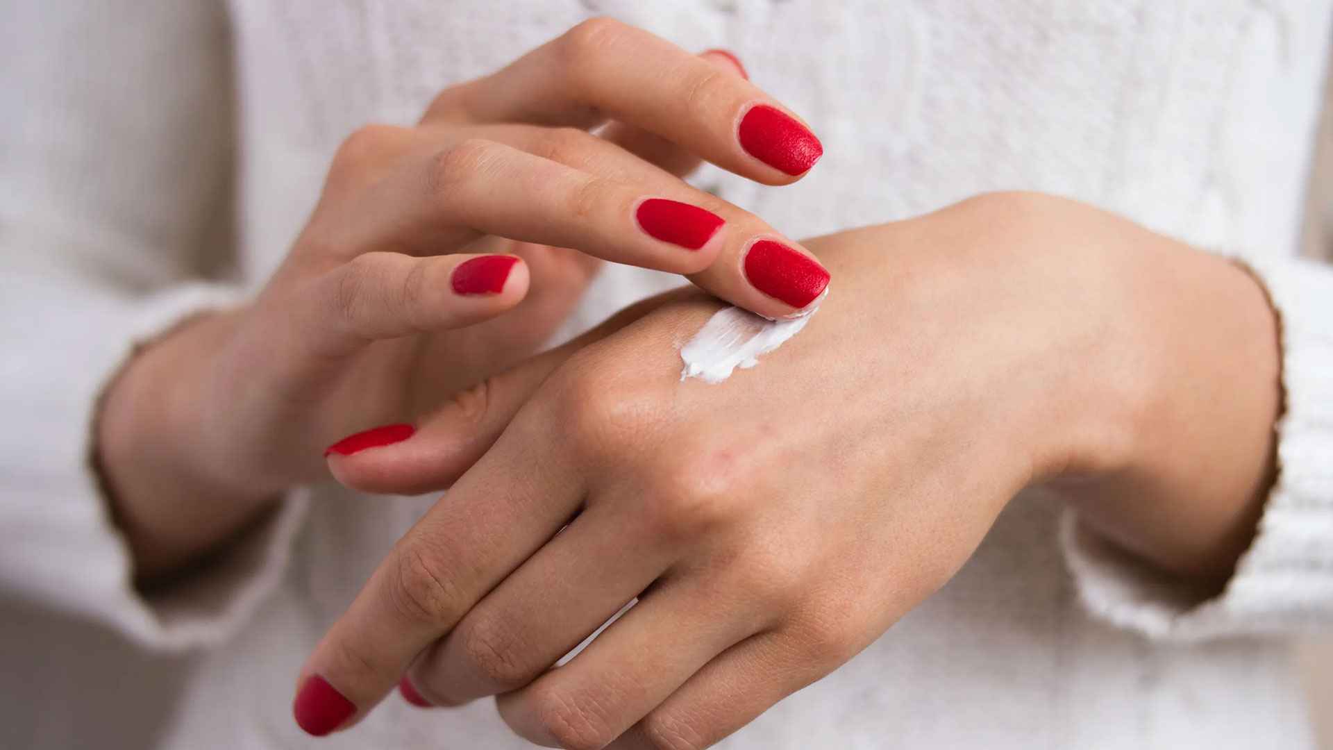 খসখসে হাত? নরম-কোমল-মসৃণ রাখার ঘরোয়া উপায়