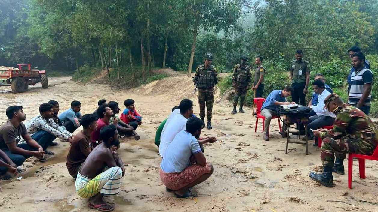 হবিগঞ্জে সিলিকা বালু উত্তোলনের সময় ১৪ জনকে কারাদণ্ড