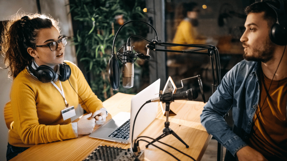 journalism_blog_broadcast_journalist_podcast_interview journalism_blog_broadcast_journalist_podcast_interview