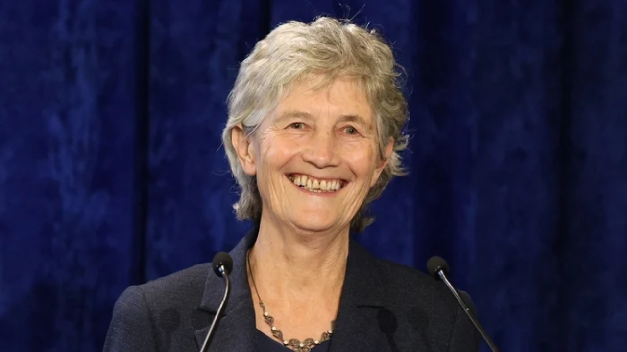 আয়ারল্যান্ডের প্রেসিডেন্ট নির্বাচনে ভূমিধস জয় পেলেন ক্যাথরিন কনোলি