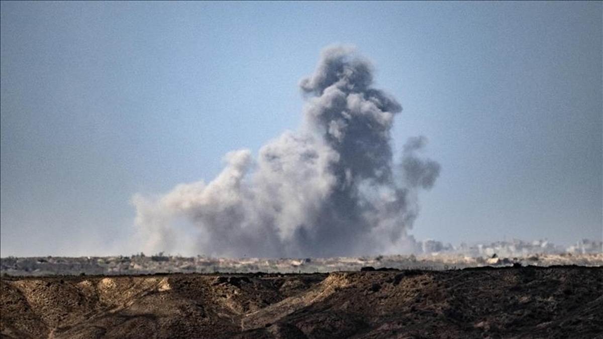 লেবাননে ইসরায়েলের ব্যাপক বিমান হামলা, ৩০০ যানবাহন ধ্বংস