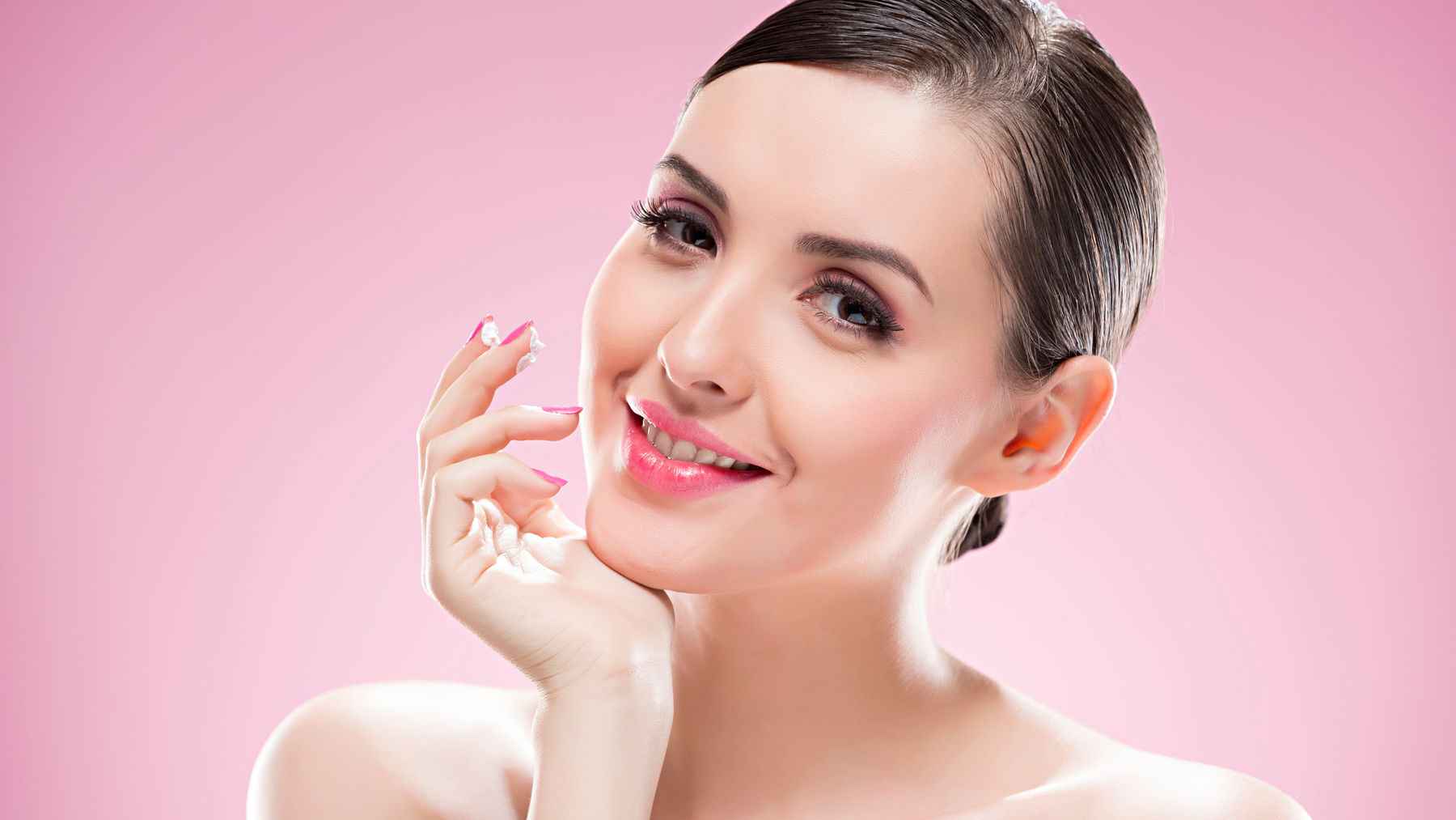 নরম ও কোমল ঠোঁট পেতে রাতে যা করতে হবে 