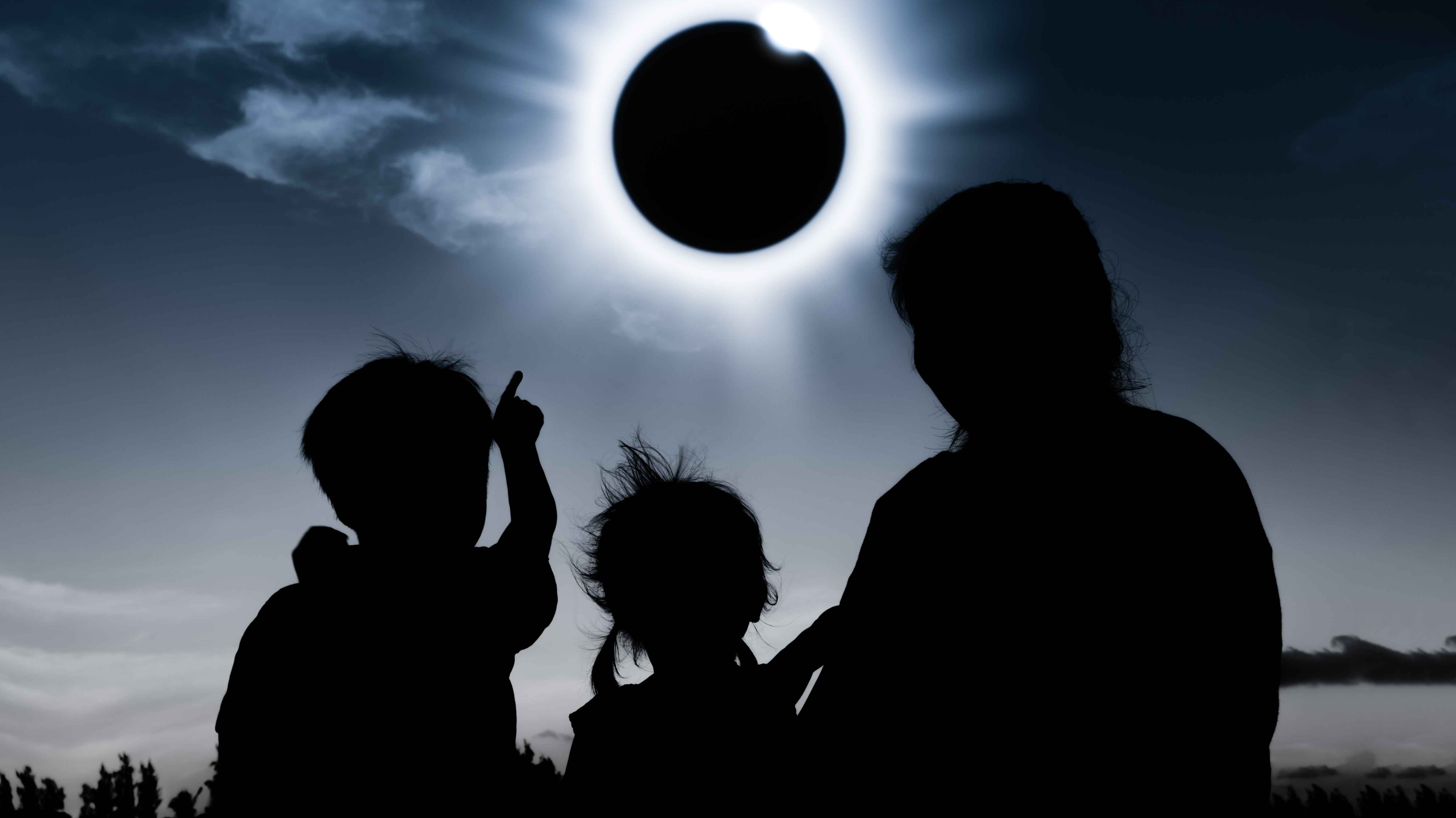 পূর্ণগ্রাস সূর্যগ্রহণ ২০২৬