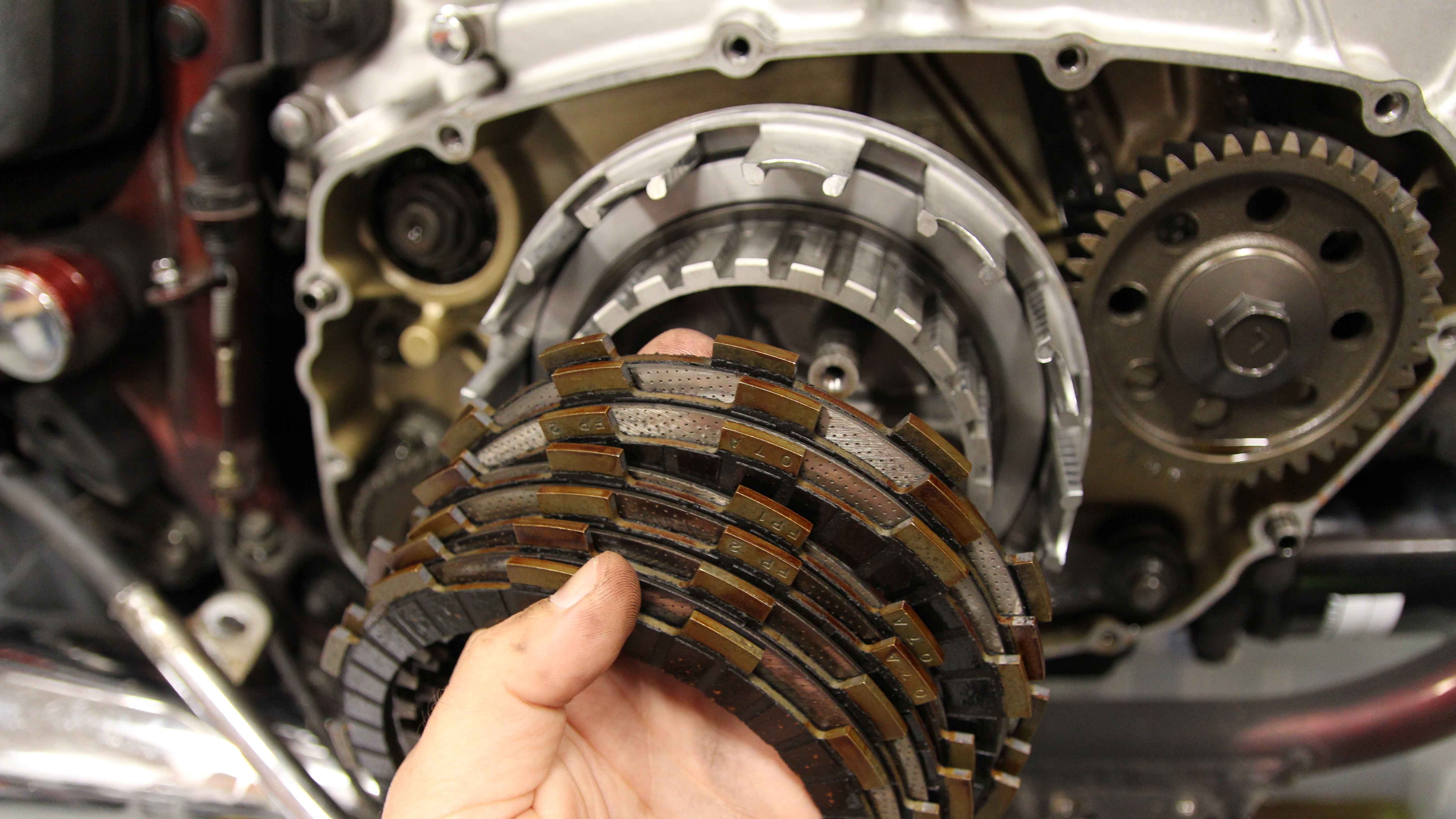 মোটরসাইকেলে ক্লাচ প্লেট ঘন ঘন নষ্ট হওয়ার কারণ কী?