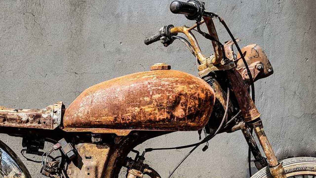 মোটরসাইকেলের ফুয়েল ট্যাংকের মরিচা ঠেকানোর উপায়