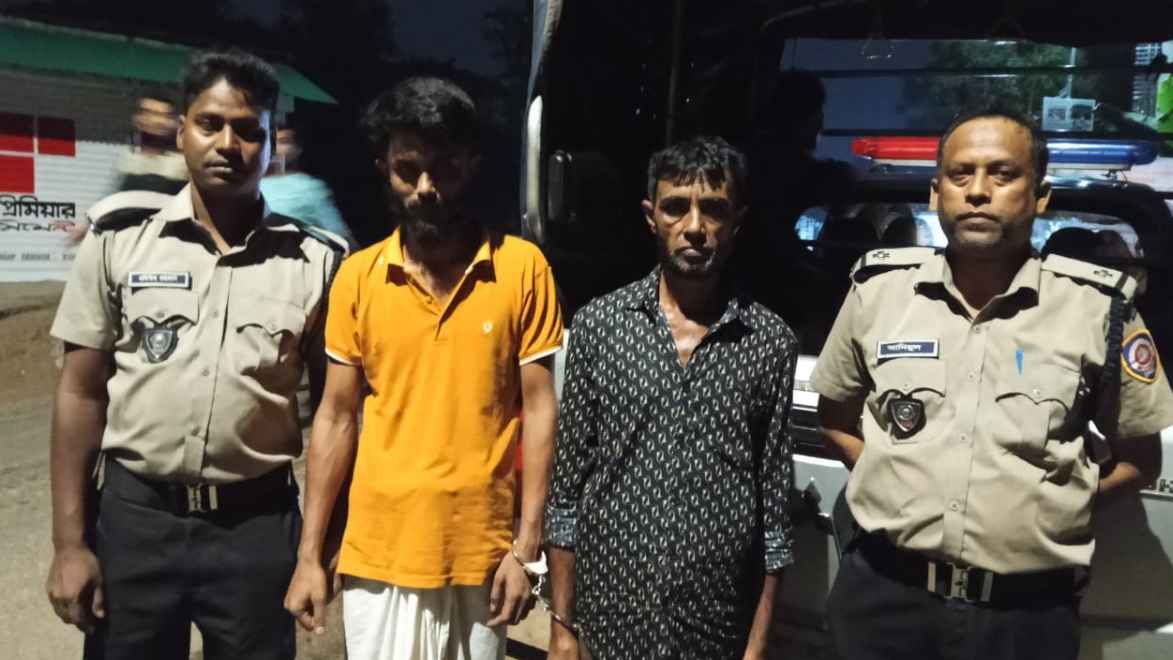 মোহনগঞ্জে ইয়াবা সেবনের সময় আটক ২