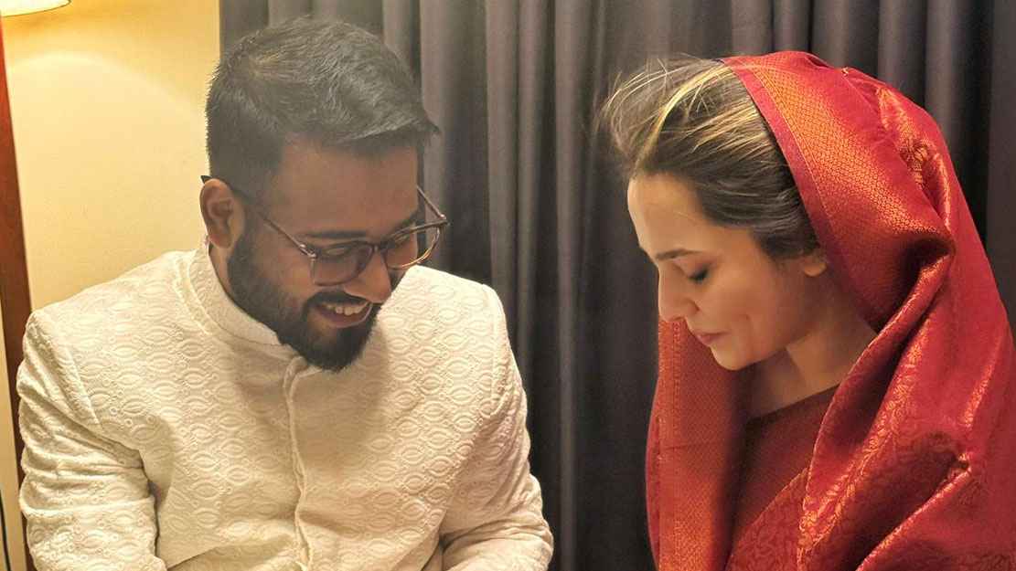 যে কারণে বিয়ে করেই নববধূকে নিয়ে ওমরায় জাহিদ নিরব 