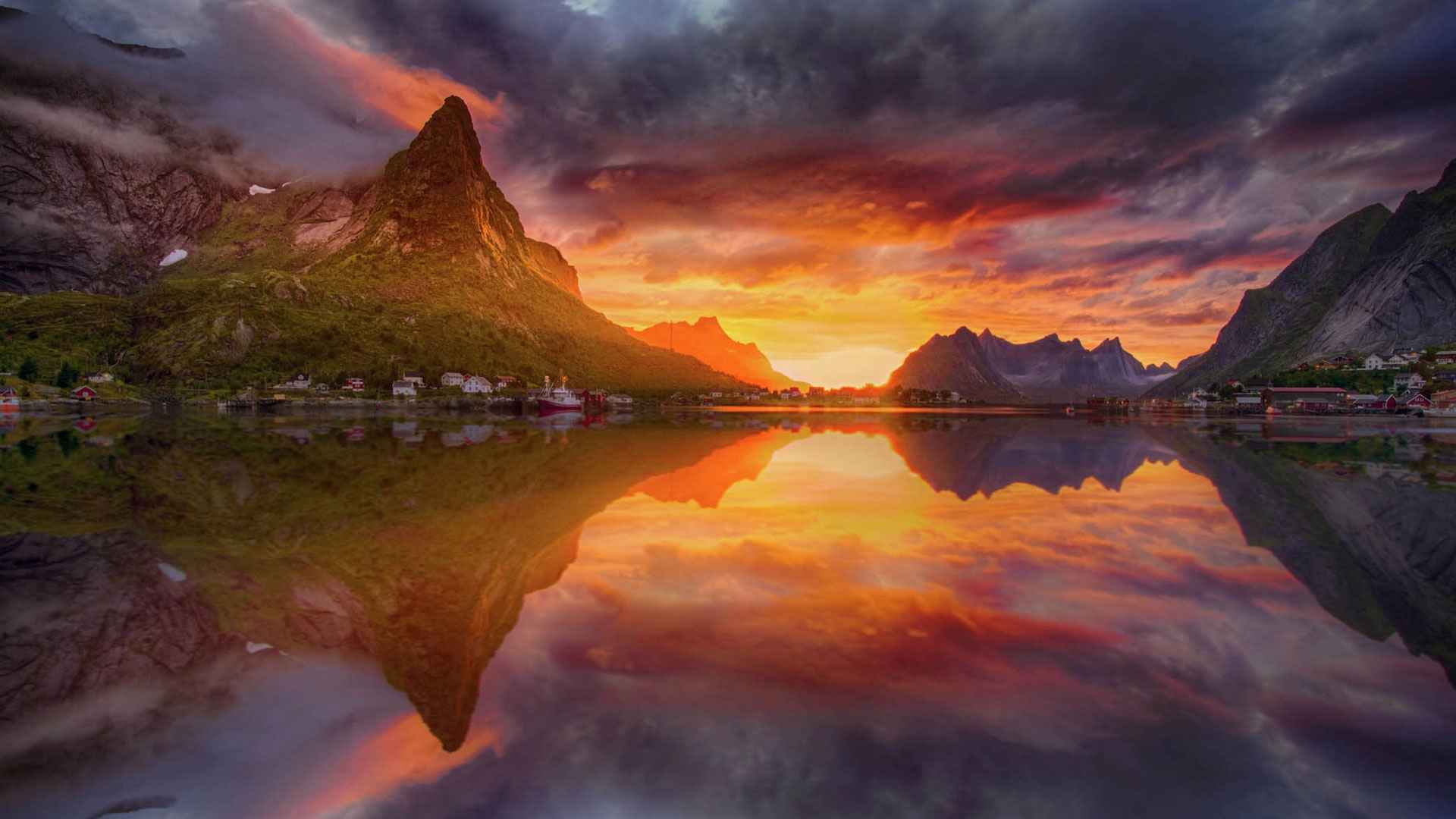 নরওয়েকে ‘নিশীথ সূর্যের দেশ’ বলা হয় কেন?