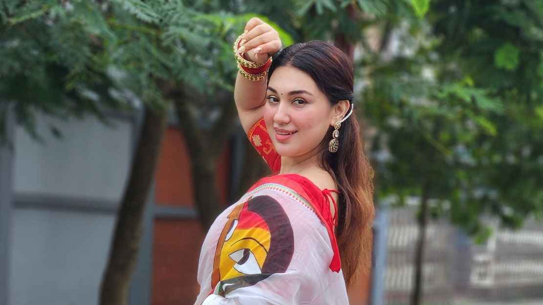 পূজায় কাকে মনে পড়ে অপু বিশ্বাসের?