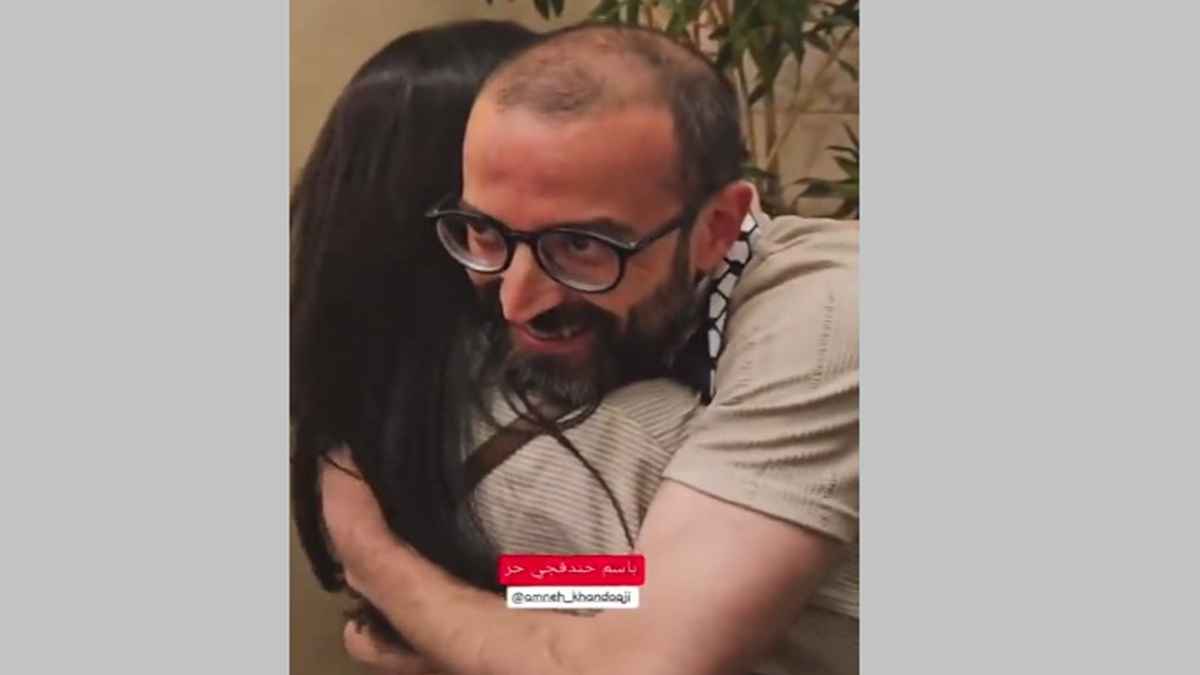 ইসরায়েলি কারাগার থেকে মুক্ত ফিলিস্তিনি ঔপন্যাসিক বাসেম খন্দকজি