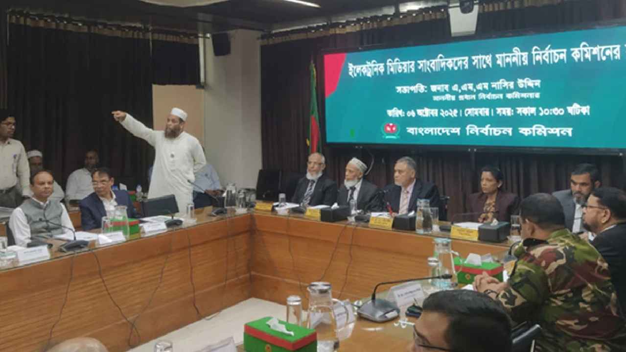 অতীতের ভোটারবিহীন নির্বাচন থেকে আস্থা ফেরানোই বড় চ্যালেঞ্জ ইসির