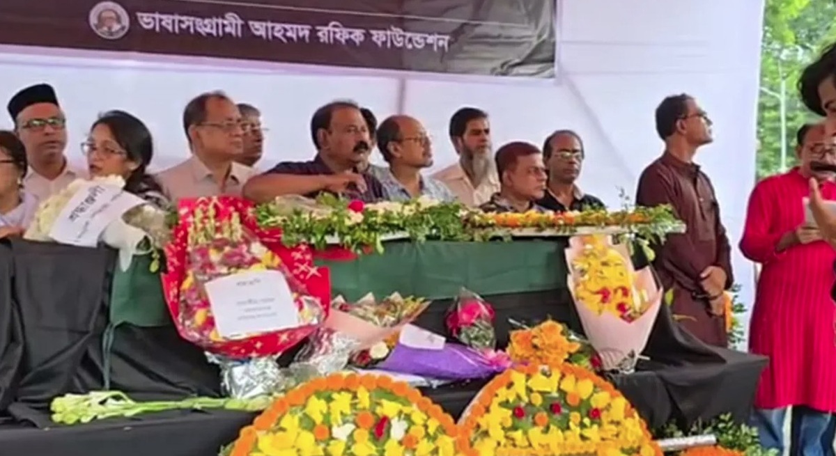 শহীদ মিনারে শেষ শ্রদ্ধায় সিক্ত আহমদ রফিক