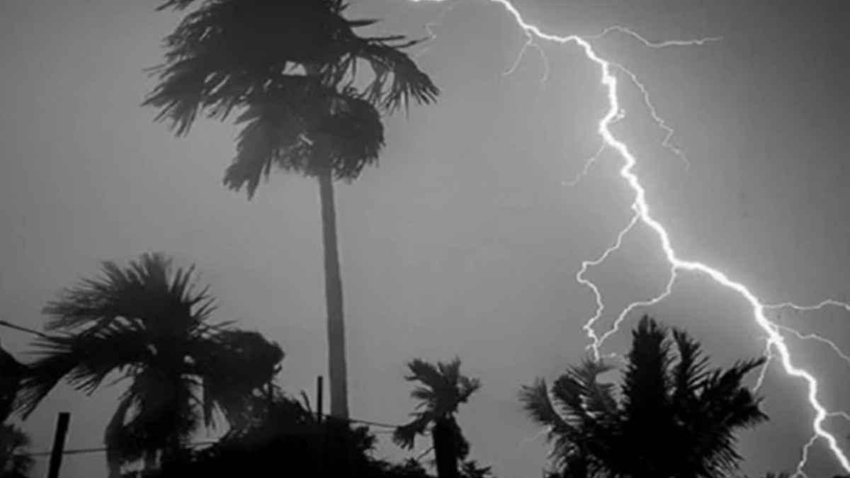 ৬ অঞ্চলে ঝড়সহ বজ্রবৃষ্টির আভাস, নদীবন্দরে সতর্কতা