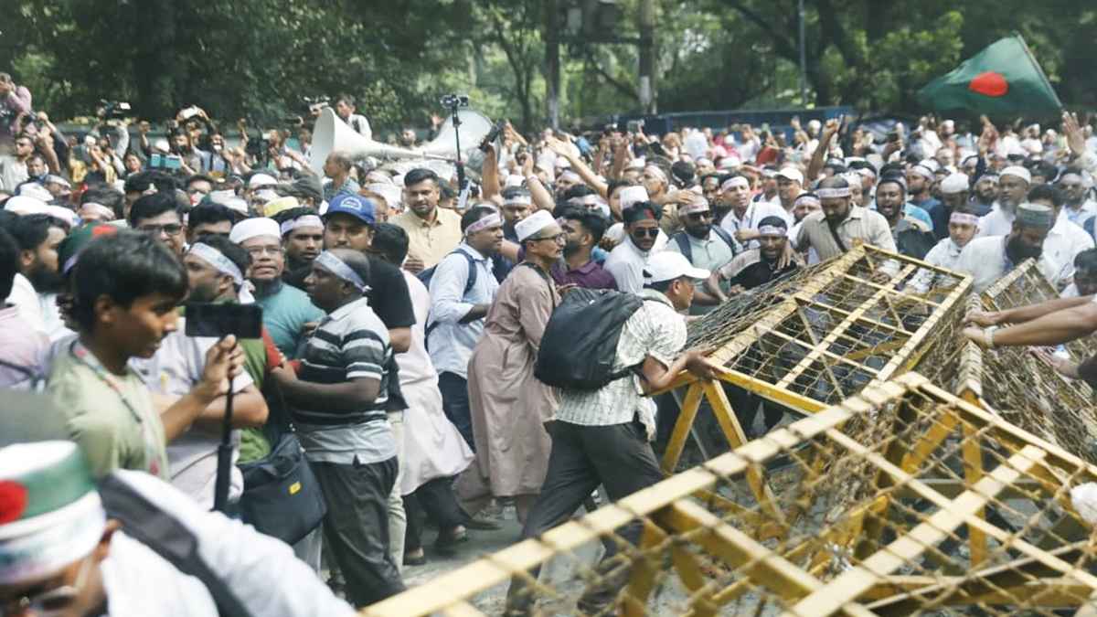 আন্দোলনরত শিক্ষক নেতাদের সঙ্গে রুদ্ধদ্বার বৈঠকে শিক্ষা উপদেষ্টা