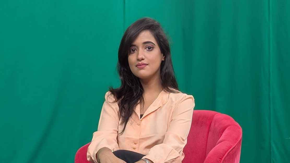 Kirish zalida yashirin kamera jinsiy aloqa