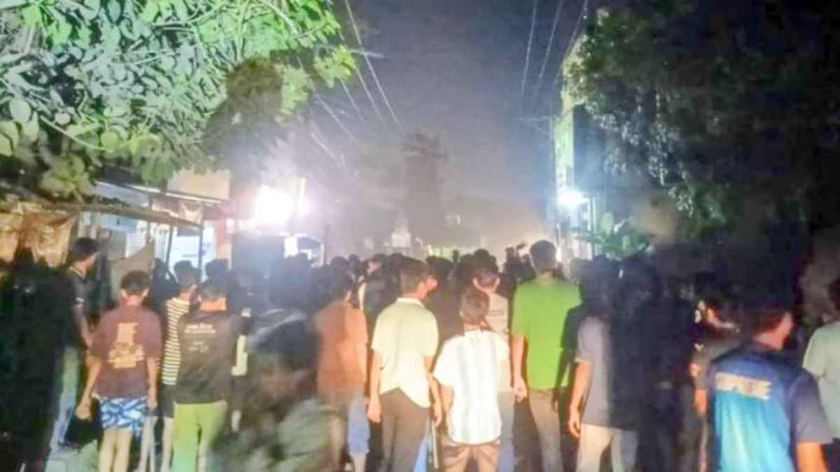 সাভারে ড্যাফোডিল ও সিটি ইউনিভার্সিটির শিক্ষার্থীদের মধ্যে সংঘর্ষ