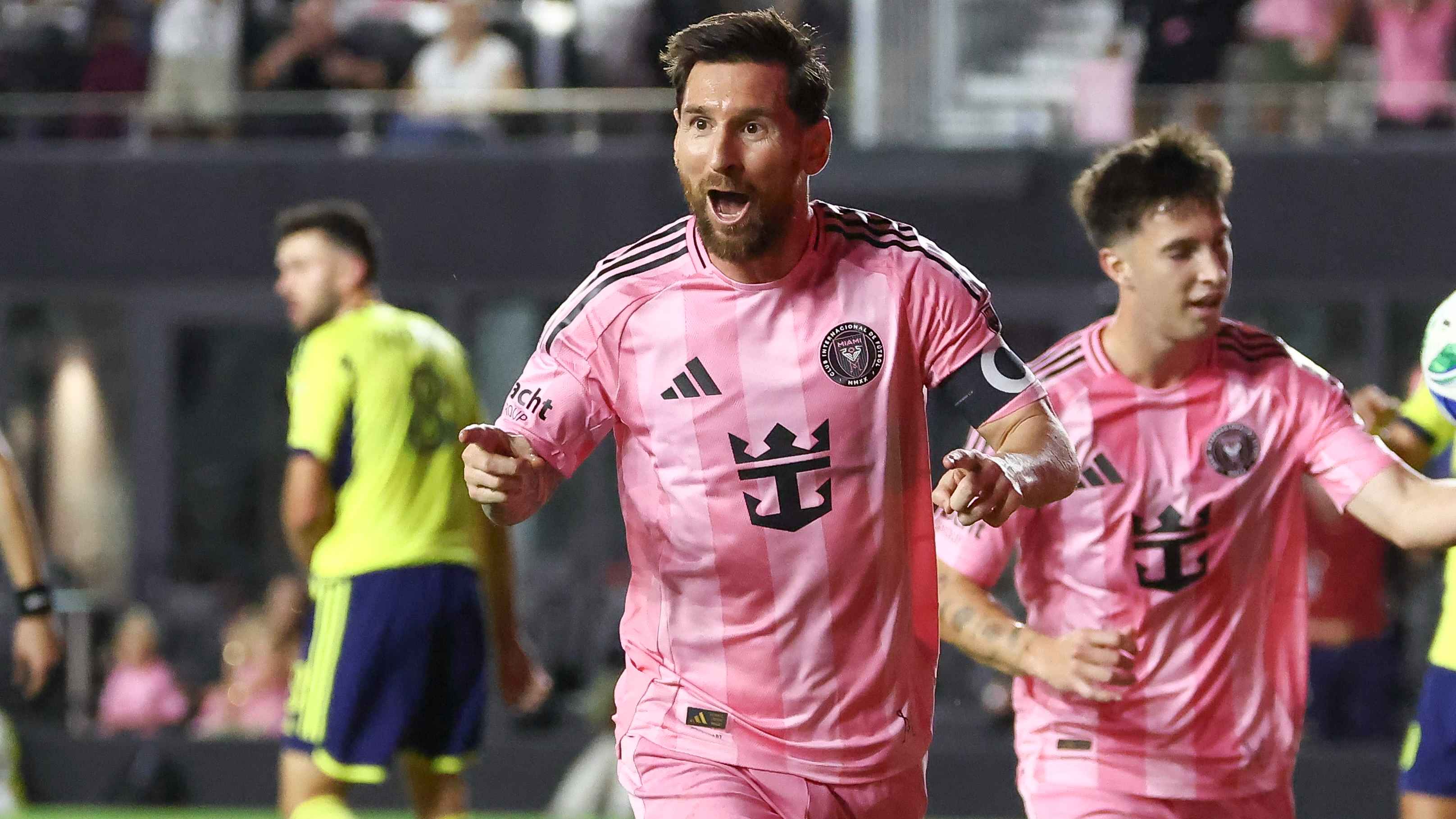 মেসির জোড়া গোলে মিয়ামির দাপুটে জয়