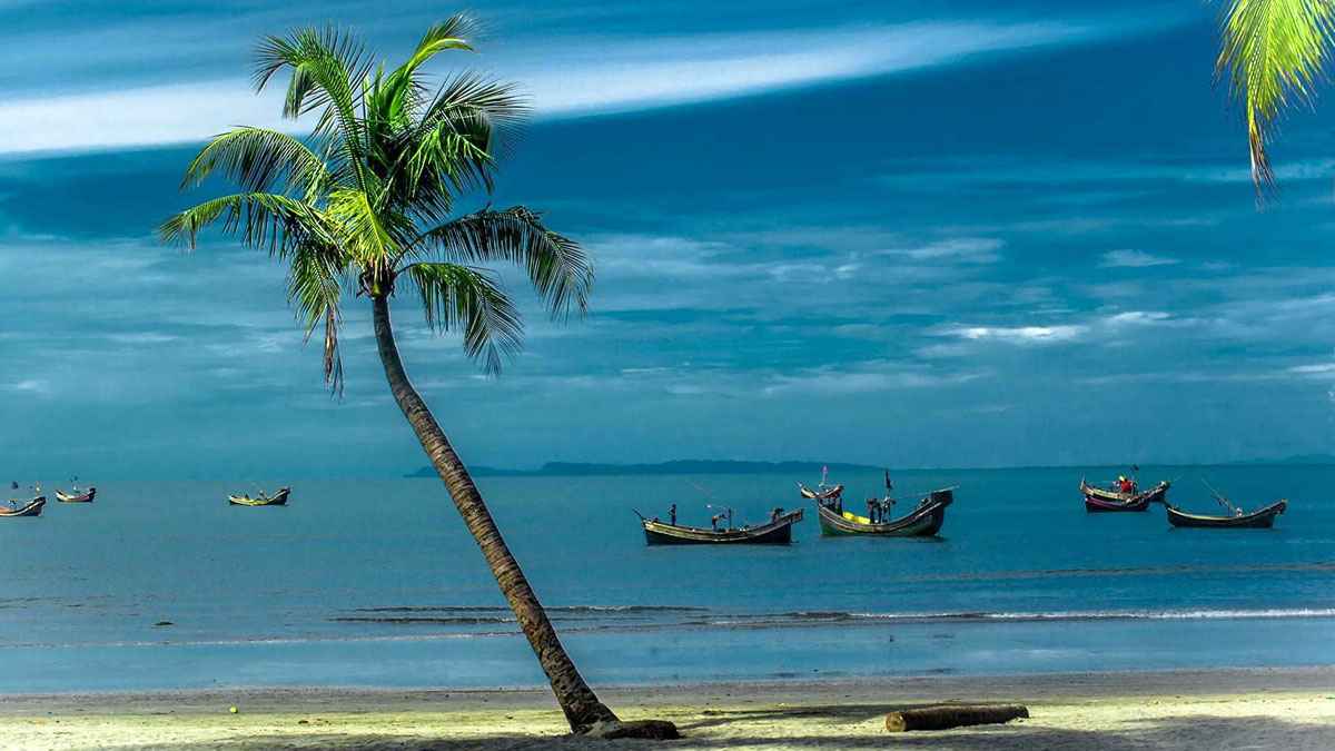 সেন্টমার্টিন দ্বীপে দিনে গিয়ে দিনেই ফিরতে হবে পর্যটকদের