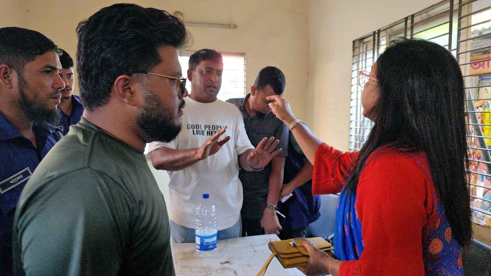 ব্রাহ্মণবাড়িয়া জেনারেল হাসপাতালে নার্সদের মারধর