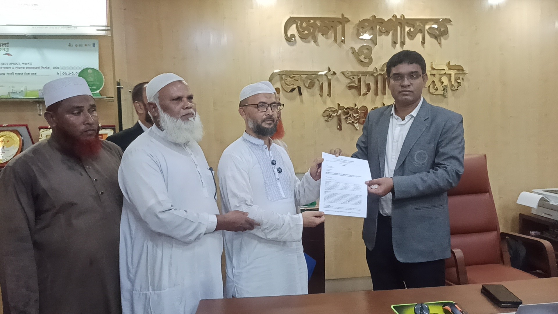 thumbnail_1000183740