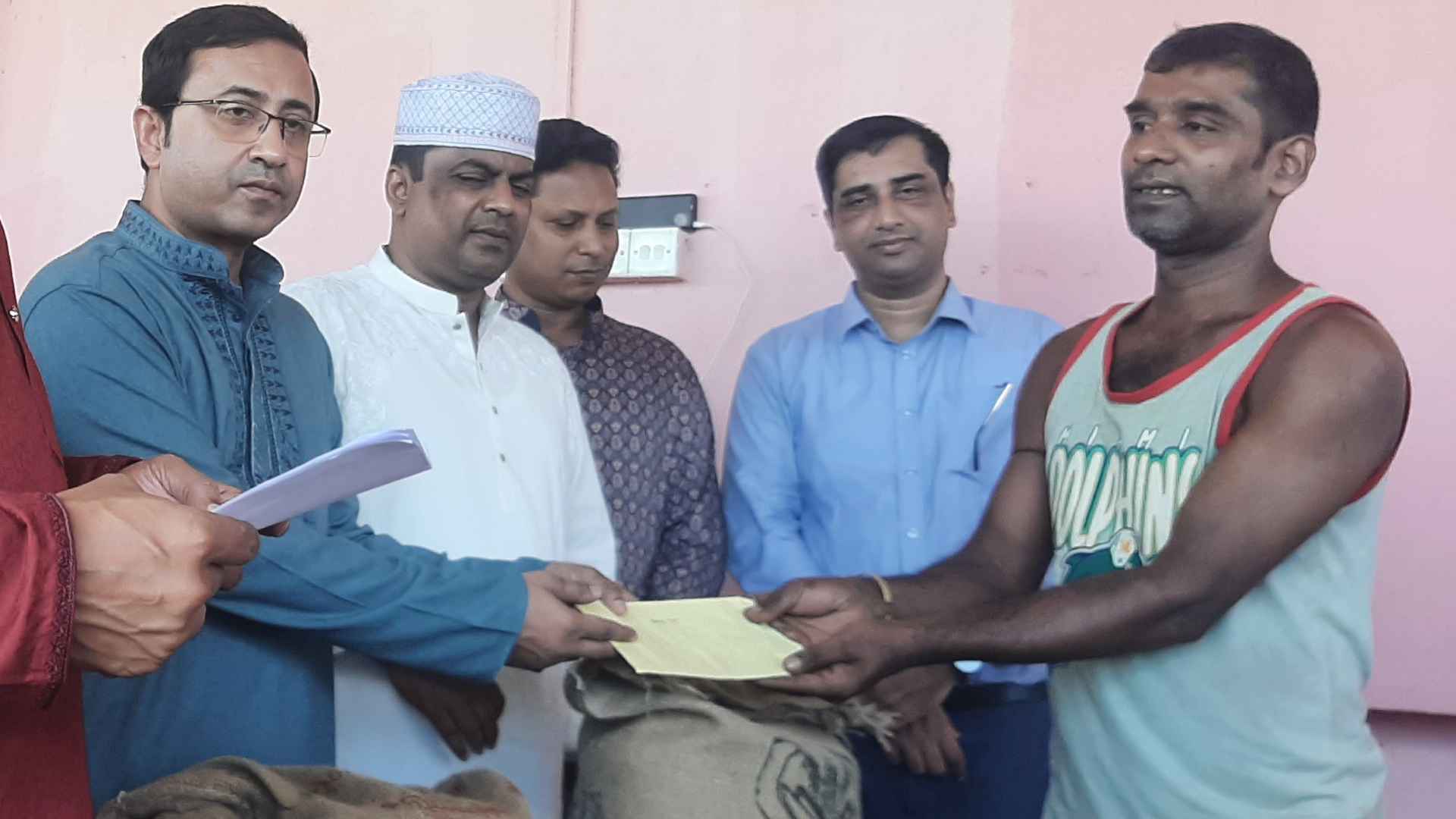 ক্ষতিগ্রস্তদের পুনর্বাসন কার্যক্রম শুরু করেছি: খাগড়াছড়ি জেলা প্রশাসক