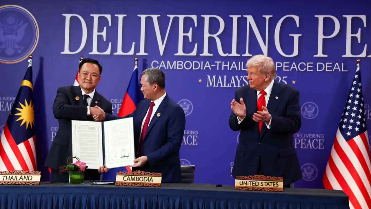থাইল্যান্ড-কম্বোডিয়া যুদ্ধবিরতি চুক্তি স্বাক্ষর অনুষ্ঠানে ট্রাম্প