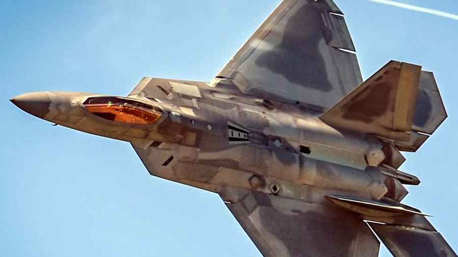 চীনের তাড়া খেয়ে পাললো মার্কিন যুদ্ধবিমান!