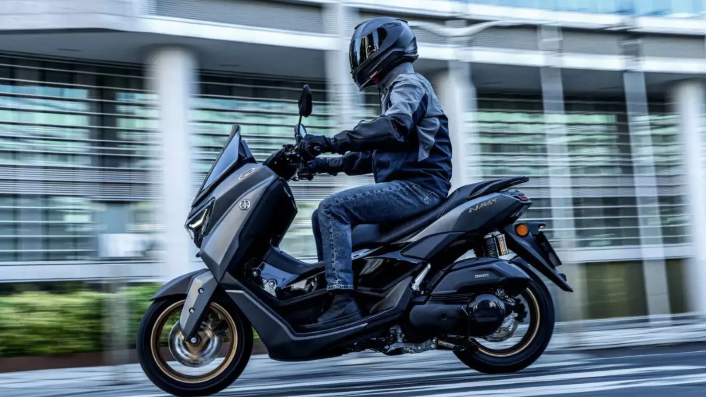 ইয়ামাহার জনপ্রিয় স্কুটার এনম্যাক্স ১৫৫ মডেল এলো ২০২৬ এডিশনে