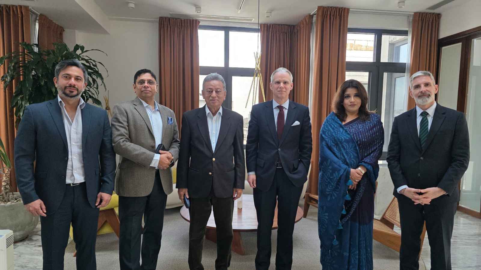 সুইজারল্যান্ডের রাষ্ট্রদূতের মধ্যাহ্ন ভোজে বিএনপি নেতারা