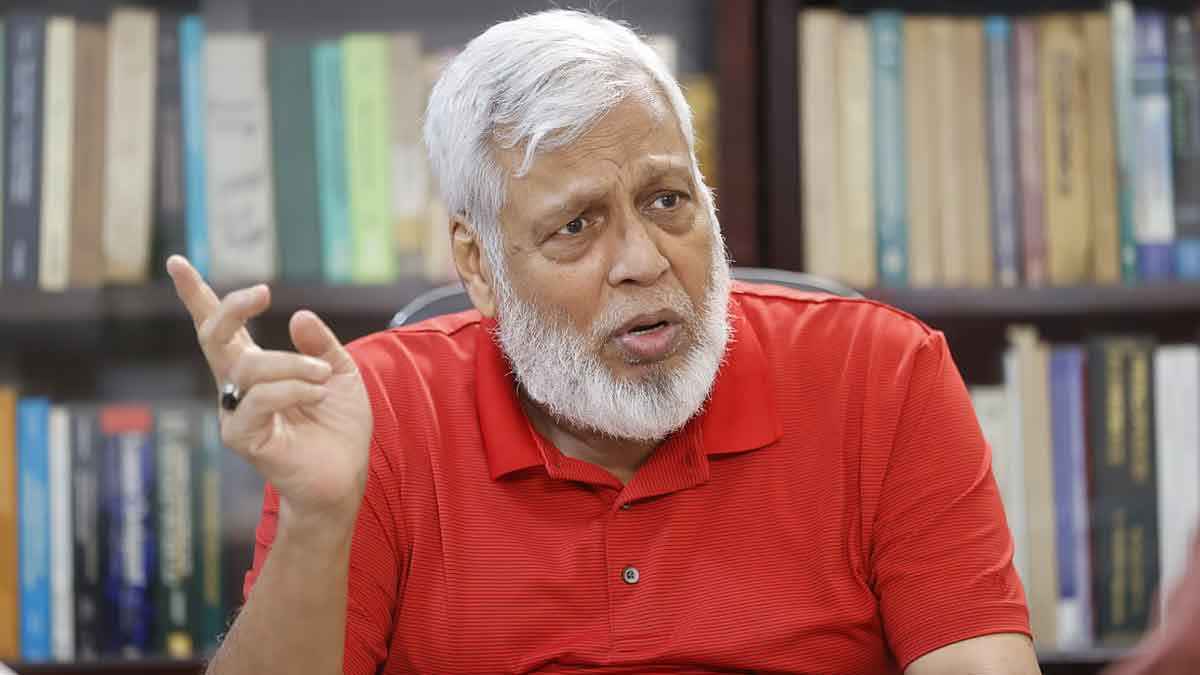 দামি উপহার তোষাখানায় জমা দিলেন উপদেষ্টা