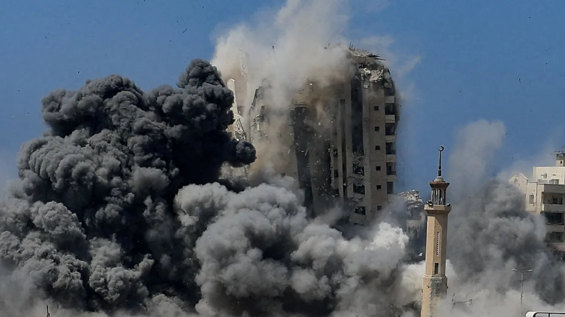 গাজার সবচেয়ে উঁচু ভবন গুড়িয়ে দিল ইসরায়েল (ভিডিও)