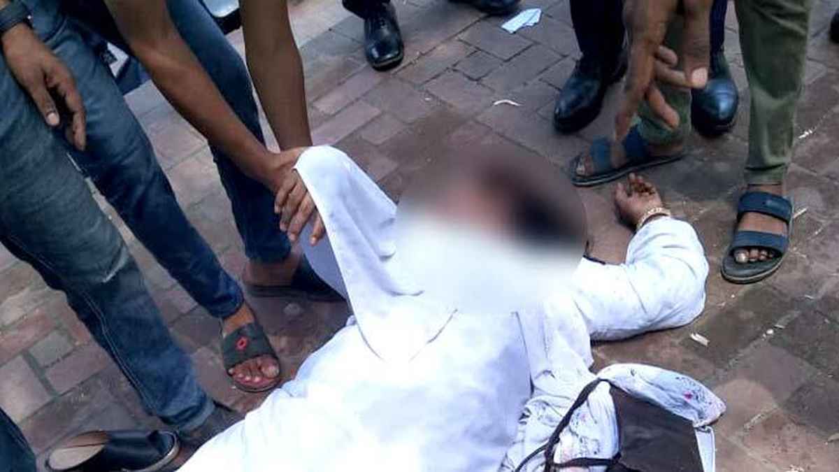 জিয়ার সমাধিতে জ্ঞান হারালেন এক নারী