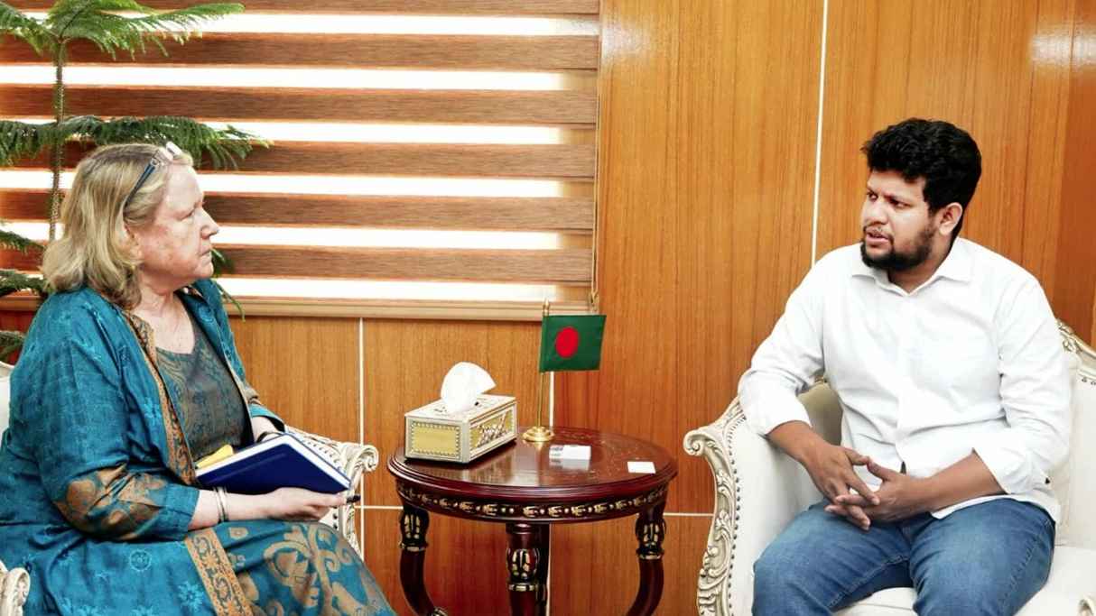 তথ্য উপদেষ্টার সঙ্গে ইউনেস্কোর বাংলাদেশ প্রতিনিধির সাক্ষাৎ