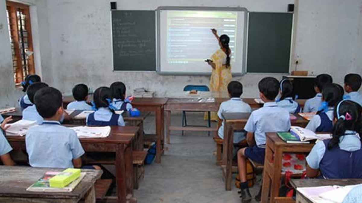 প্রধান শিক্ষক নিয়োগ বিজ্ঞপ্তি বাতিল করে শতভাগ পদোন্নতির দাবি