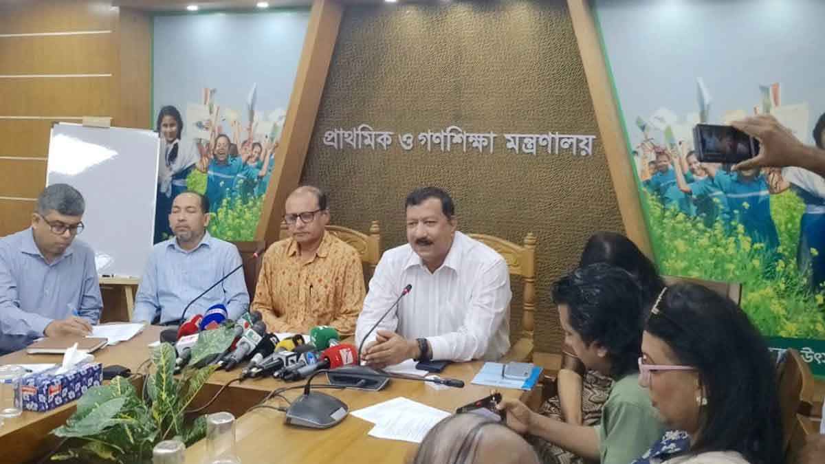 ‘প্রাথমিকে অপ্রয়োজনীয় ছুটি কমানোর উদ্যোগ নিয়েছে সরকার’