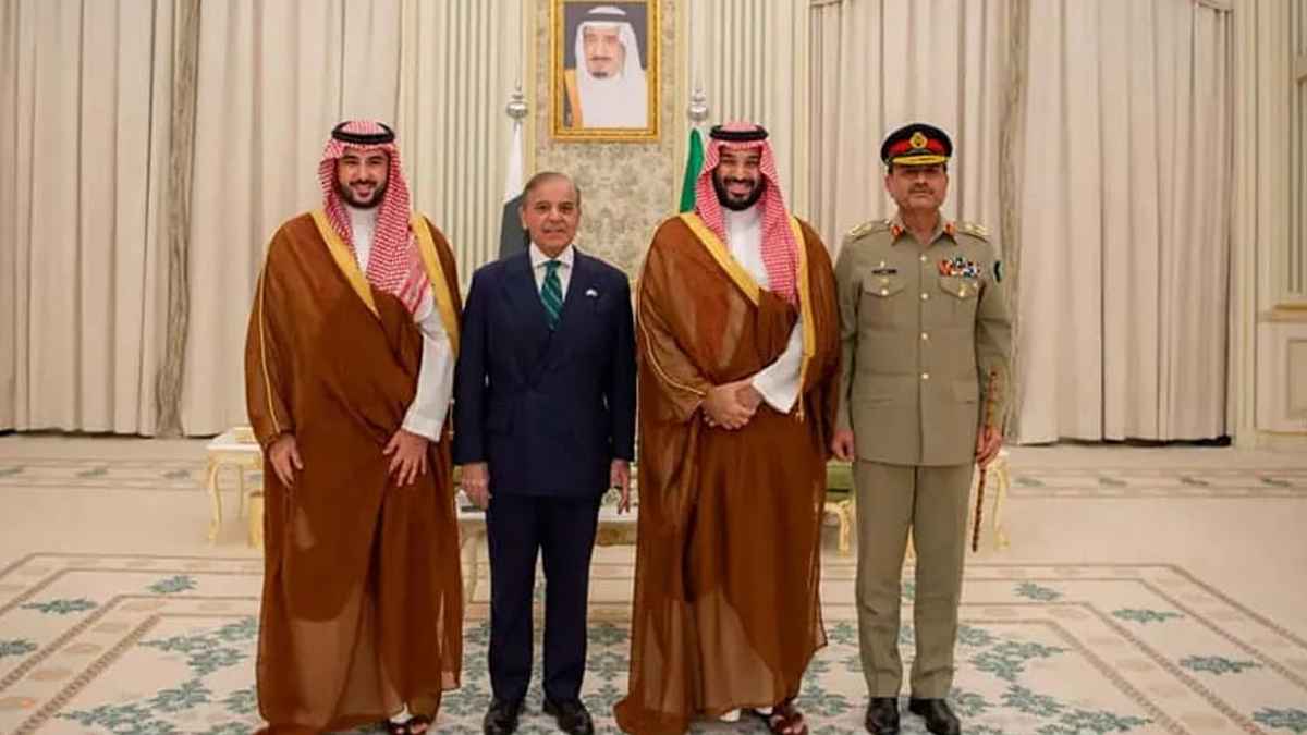 কারও ওপর হামলা হলে যৌথভাবে জবাব দেবে দুই দেশ