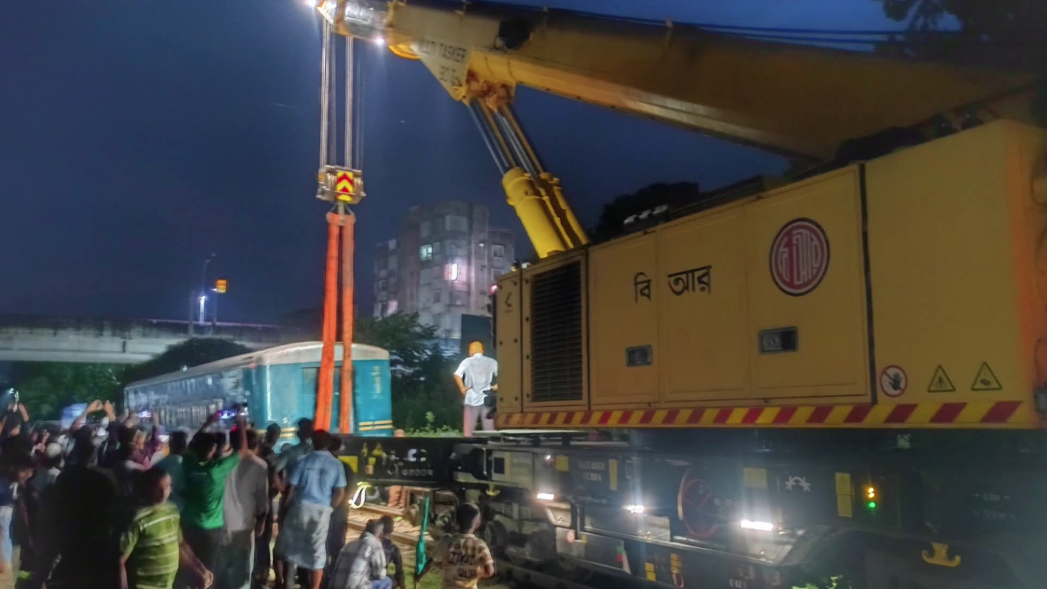 কর্ণফুলী এক্সপ্রেসের লাইনচ্যুত বগি উদ্ধার, ট্রেন চলাচল স্বাভাবিক