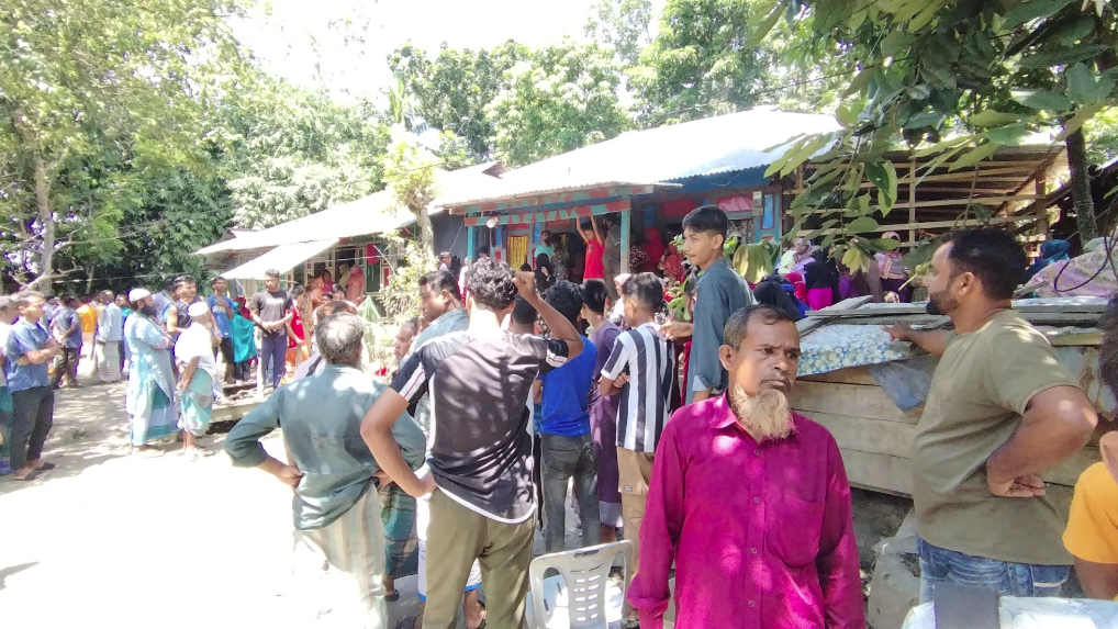 গৃহবধূকে হত্যা করে টাকা লুটের অভিযোগ