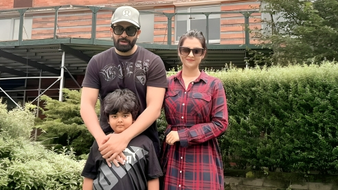 বাবার ভিডিওতে শেহজাদ, ছেলেকে সুপারস্টার বলে ডাকলেন শাকিব