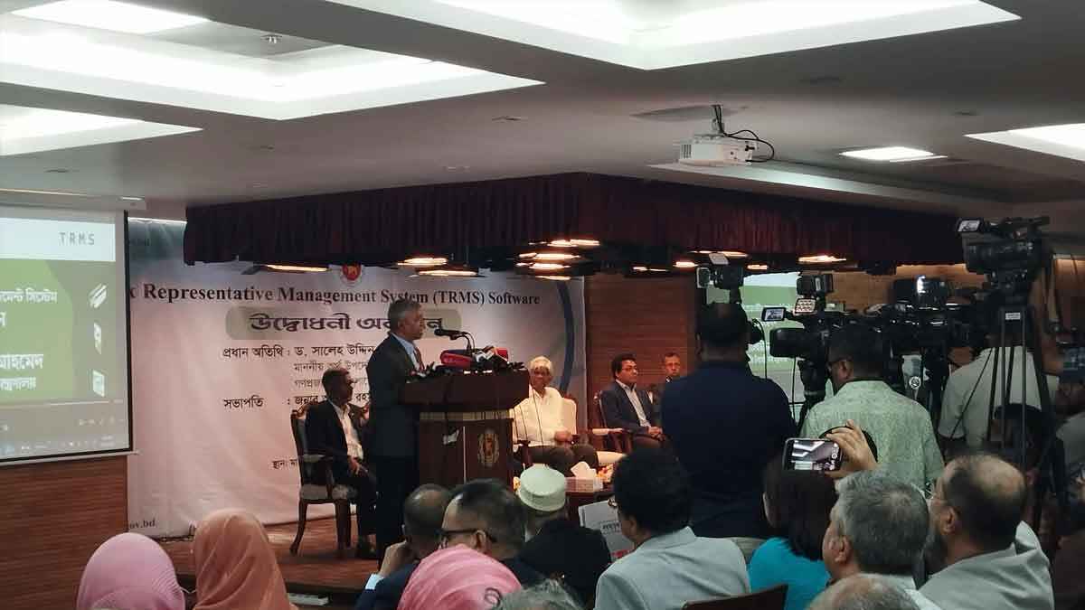 গ্রাহককে হয়রানি না করার অনুরোধ অর্থ উপদেষ্টার