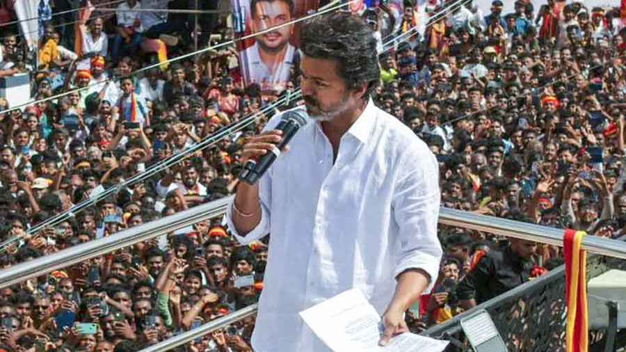 পদপিষ্টের ঘটনায় বিজয়কে কি গ্রেফতার করা হবে?