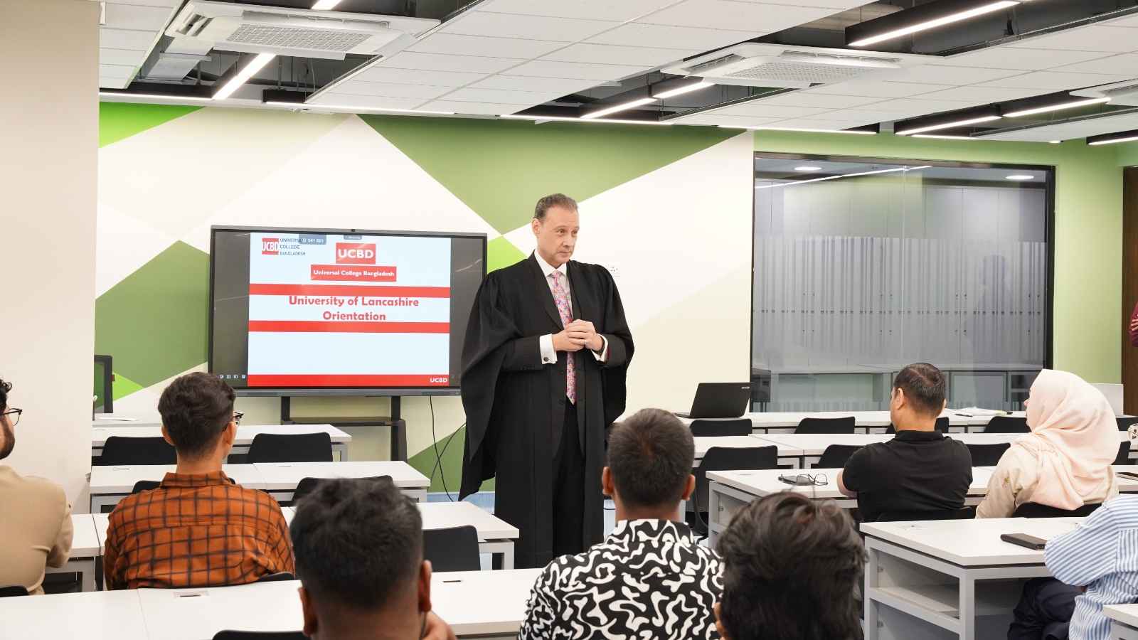 ইউসিবিডিতে ইউএলএএন ইউকে ডিগ্রি প্রোগ্রামের দ্বিতীয় ব্যাচ শুরু