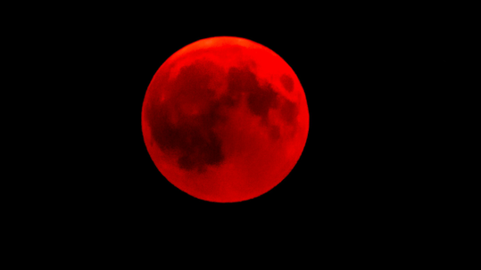 আজ পূর্ণগ্রাস চন্দ্রগ্রহণ