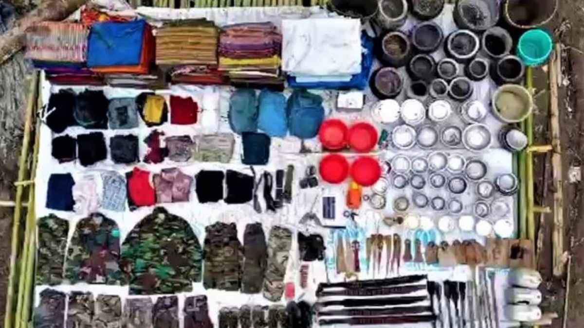 রুমায় কেএনএ ঘাঁটিতে সেনাবাহিনীর অভিযান, প্রশিক্ষণ সরঞ্জাম উদ্ধার