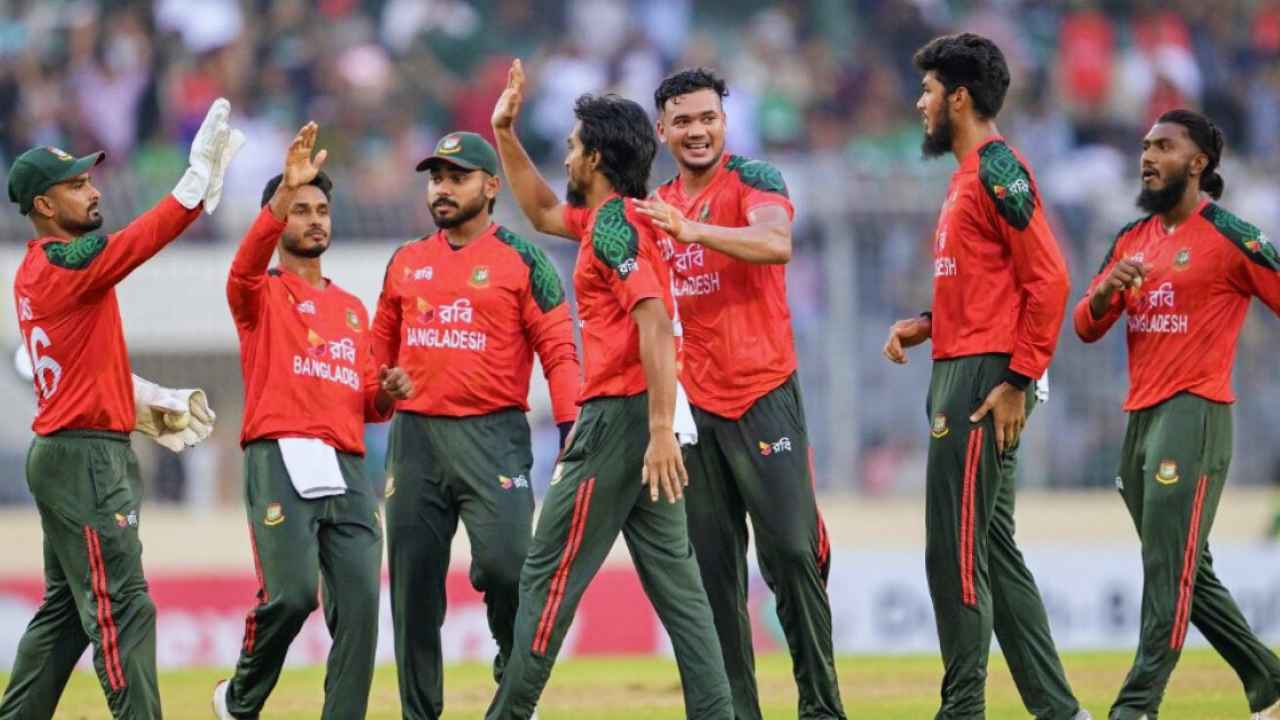 বাংলাদেশের কাছে পাকিস্তানকে শিখতে বললেন কামরান আকমল