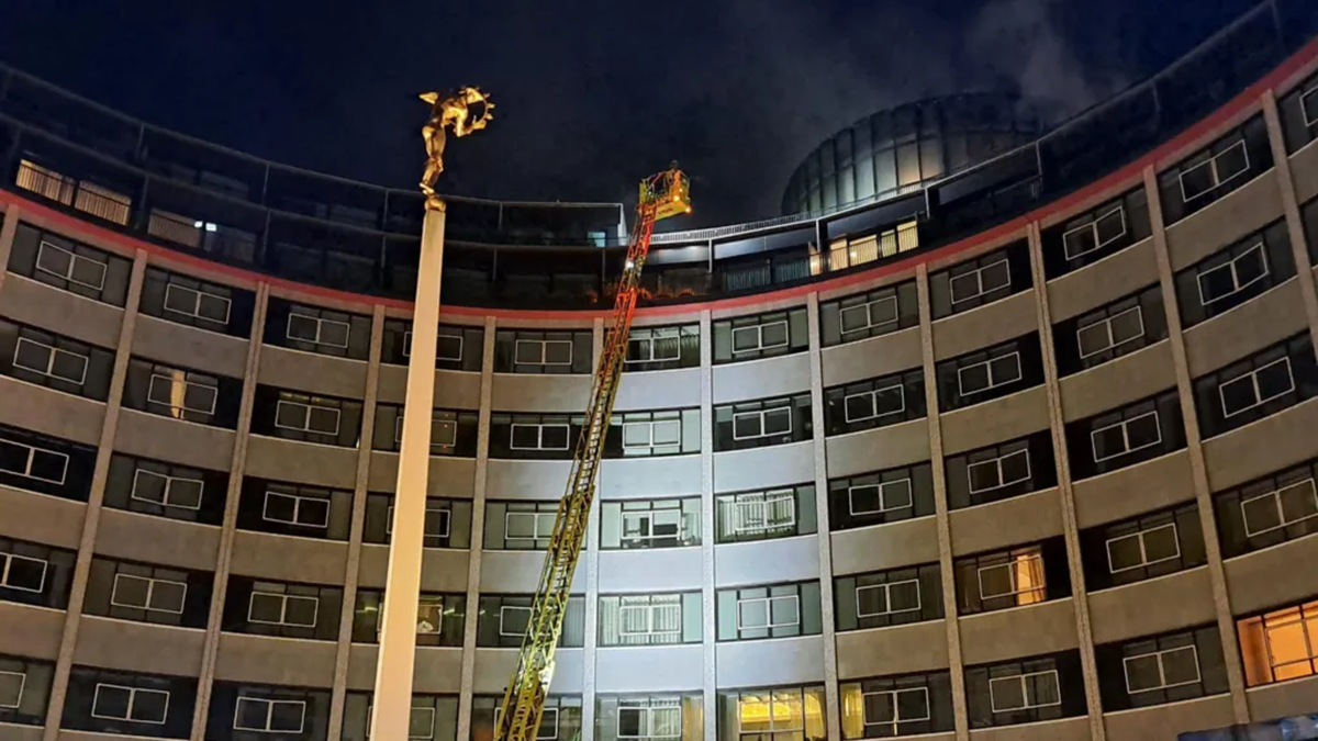 লন্ডনে বিবিসির পুরোনো সদর দফতরে আগুন