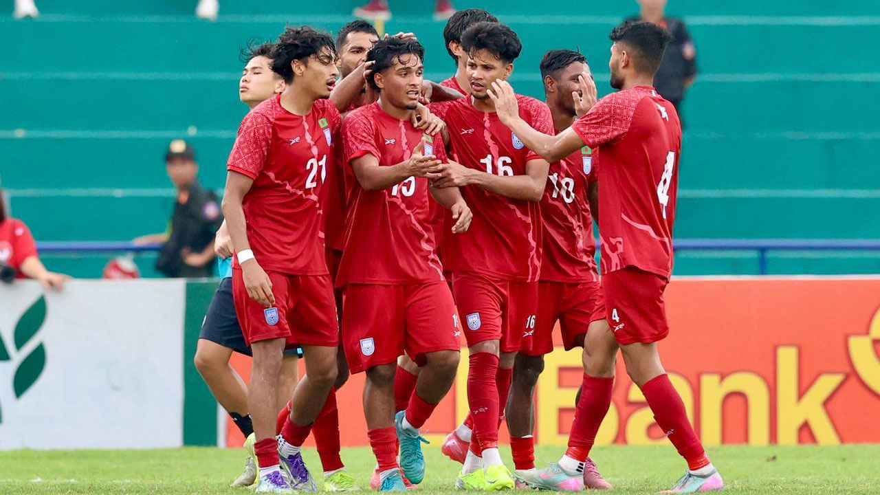 সিঙ্গাপুরের জালে এক হালি গোল দিয়ে জিতল বাংলাদেশ