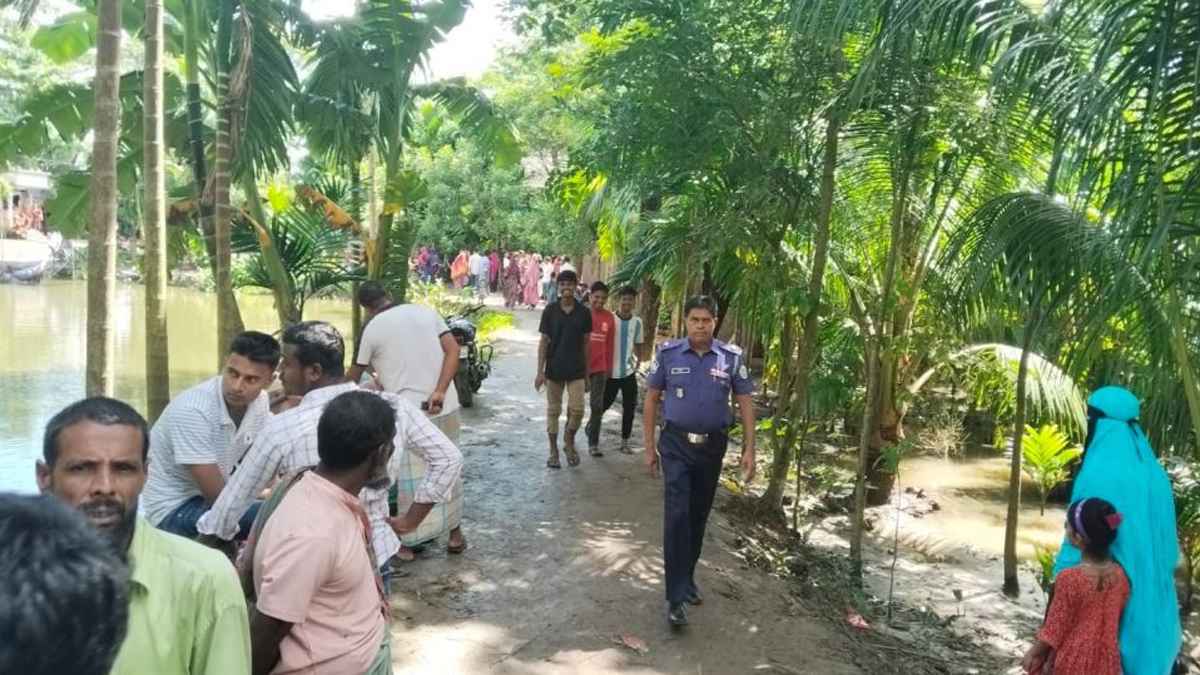 বসতঘরে ডাকাতি করতে গিয়ে নারীকে কুপিয়ে হত্যা, টাকা-স্বর্ণালংকার লুট